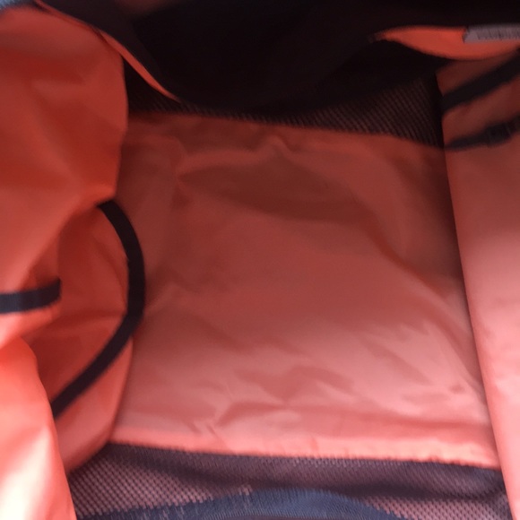 Adidas fearless gym/weekend bag - Picture 3 of 8